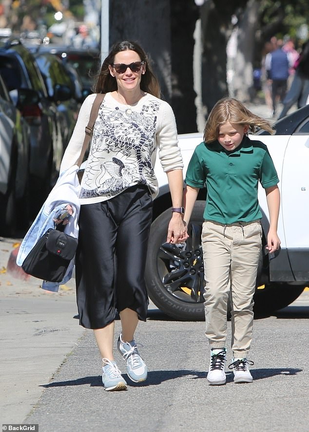 Felvillanyozva: Jennifert és Samuelt látták ma délután Los Angelesben lógni