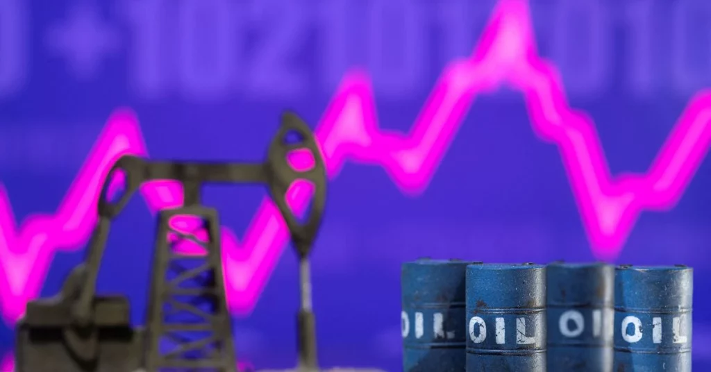 Az olajárak megugrottak, mivel az ukrajnai konfliktus kínálati aggályokat vet fel