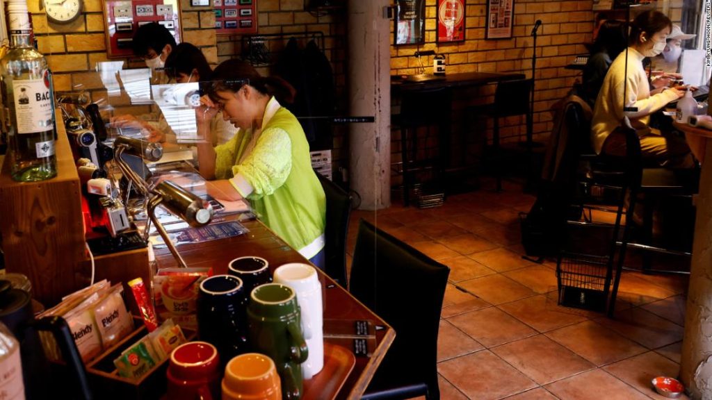 Kávé, tea és zúgolódás egy japán kávézóban a halogatás leküzdésére
