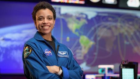 Jessica Watkins, a NASA űrhajósa történelmi repülést hajt végre az űrállomás legénységének első fekete nőjeként