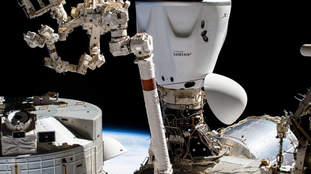 Az Ax-1 űrhajós különleges küldetése elhagyja az űrállomást szombaton: Nézd élőben