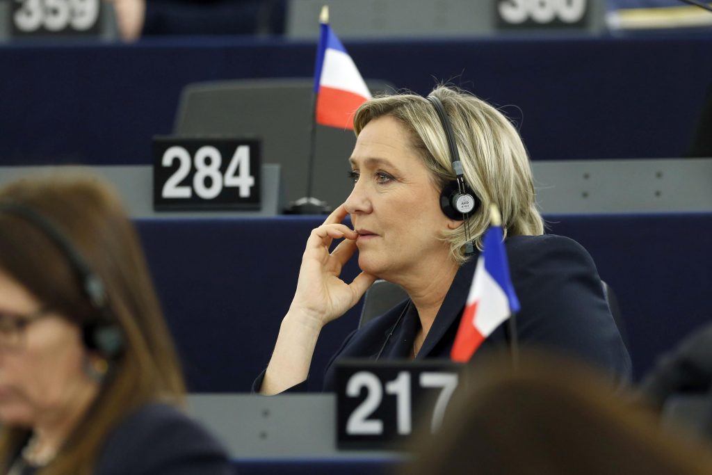 Franciaország: Az EU csalásvédelmi ügynöksége nyomoz Le Pen jelölt ellen