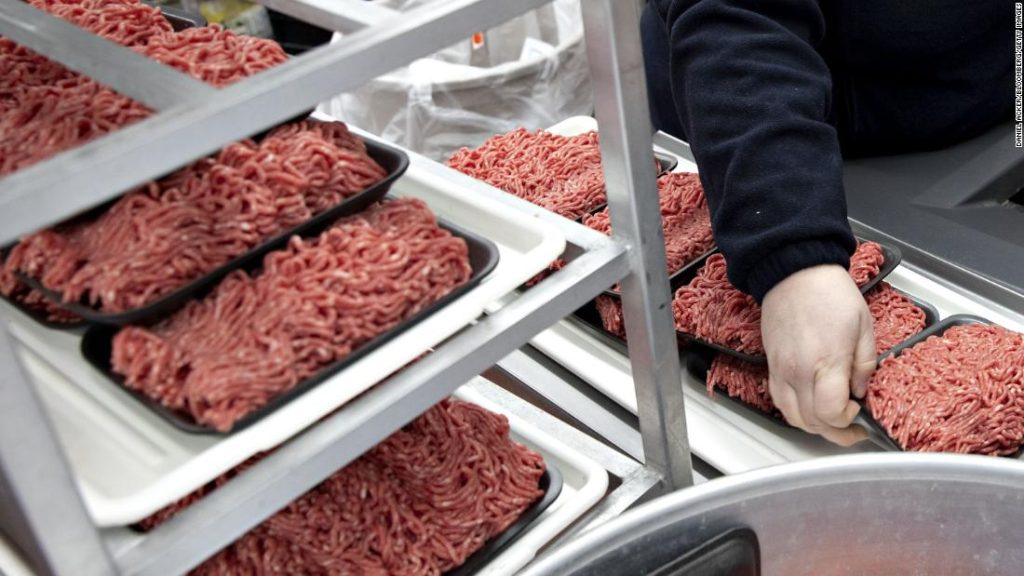 Több mint 120 000 font darált marhahús-terméket hívtak vissza az E. coli fertőzés miatt.