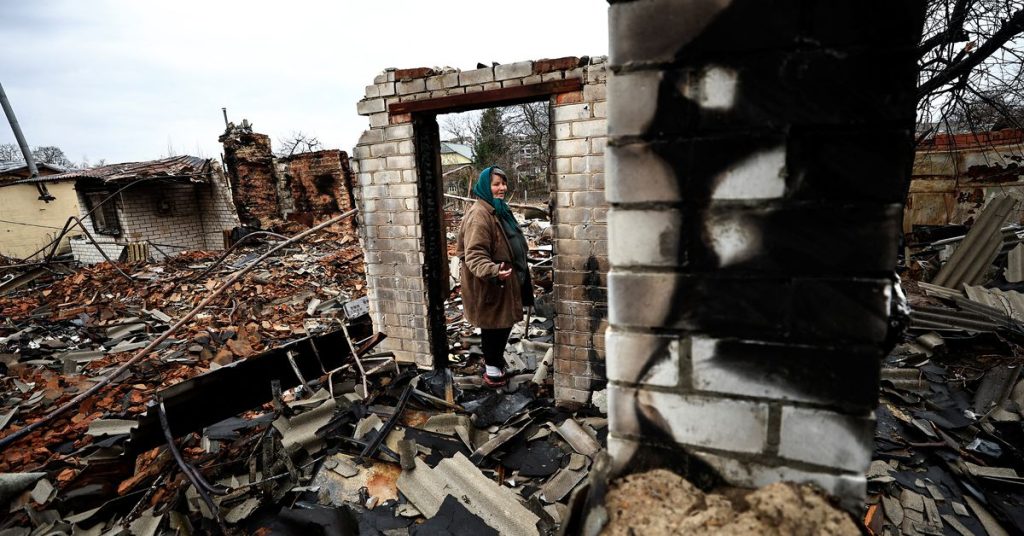 Több tucat ukránt találtak sírban Kijev közelében, amikor keleten csata fenyeget