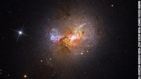A csillagok születését elősegítő fekete lyuk kettős munkát végez a tudósokkal