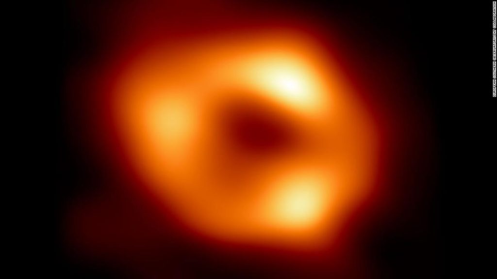 Szupermasszív fekete lyuk: Az első kép a Sagittarius A*-ról a Tejútrendszer közepén