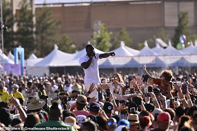 Hip-hop és R&B rajongók ezrei vettek részt a szombat esti zenei fesztiválon, amelyen olyan előadók léptek fel, mint Akon