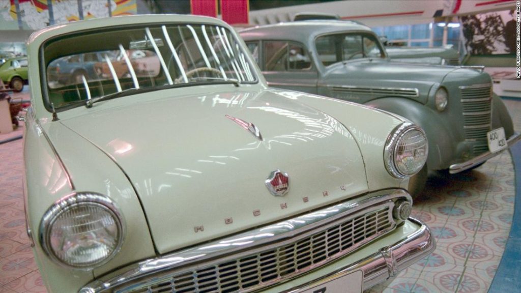 Moszkvics: Oroszországnak autókra van szüksége, ezért újraindítja ezt a szovjet korszak márkáját