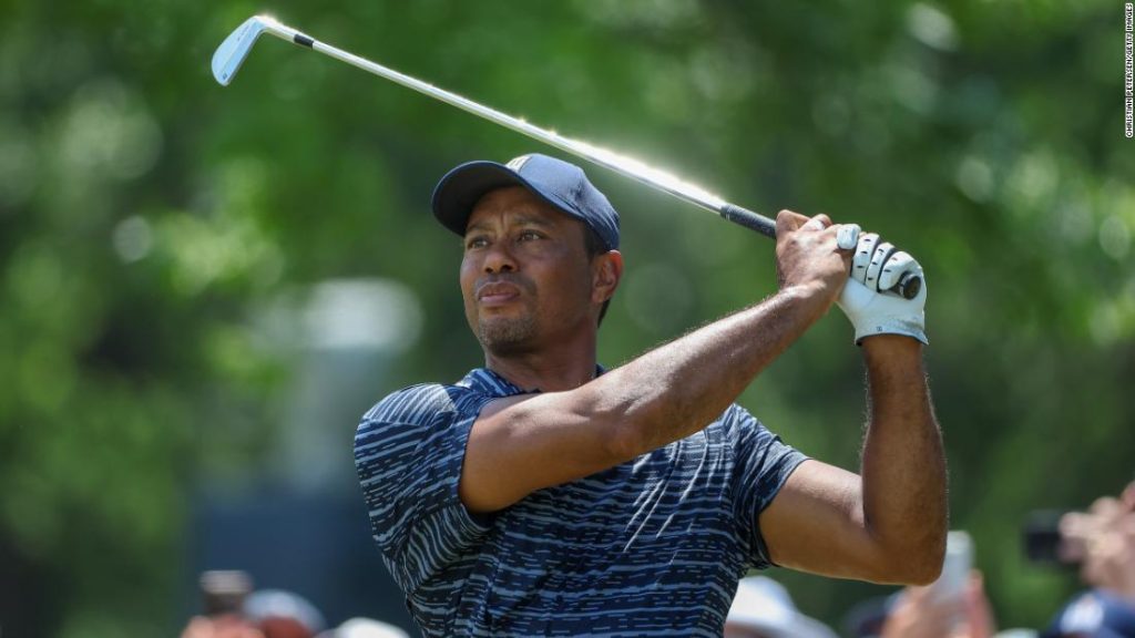 Tiger Woods küzd a PGA bajnoksággal: fáj a gyaloglás, fáj a rándulás... ez csak golf