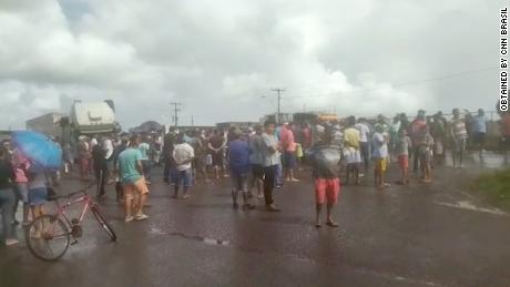 Meghalt egy férfi a brazil rendőrség őrizetében, miután egy ismeretlen gázzal megtöltött autóba kötötték