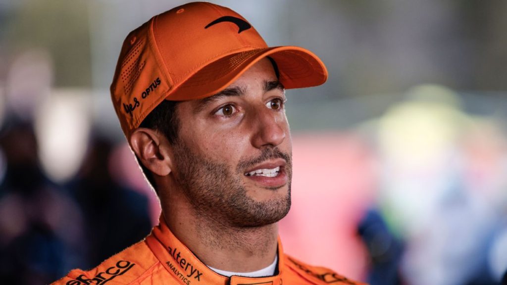 A nyomás nehezedik Daniel Ricciardóra, amikor a McLaren meghosszabbítja a Bateaux-díj szerződést