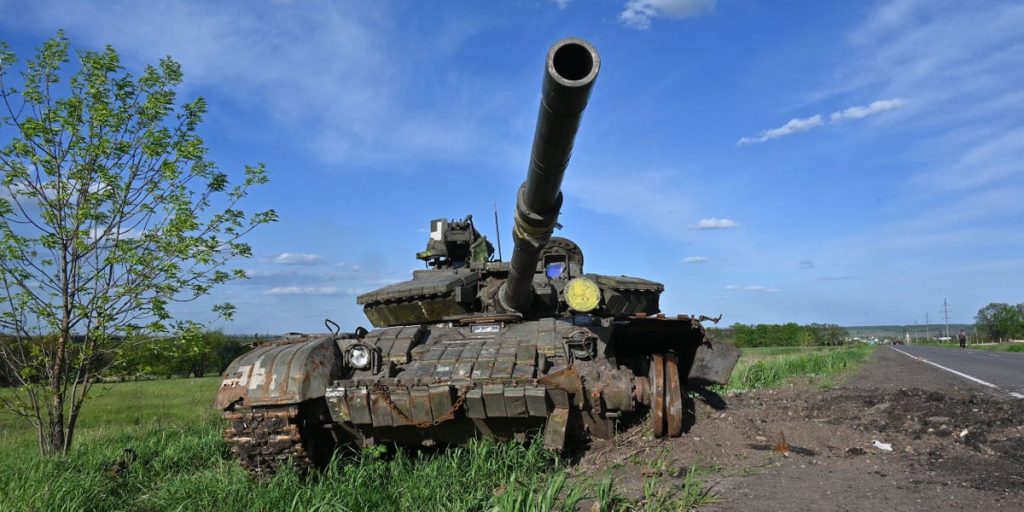 Az ukrán önkéntes harcosok a „Rabbit” nevű tankot használnak az orosz erők ellen