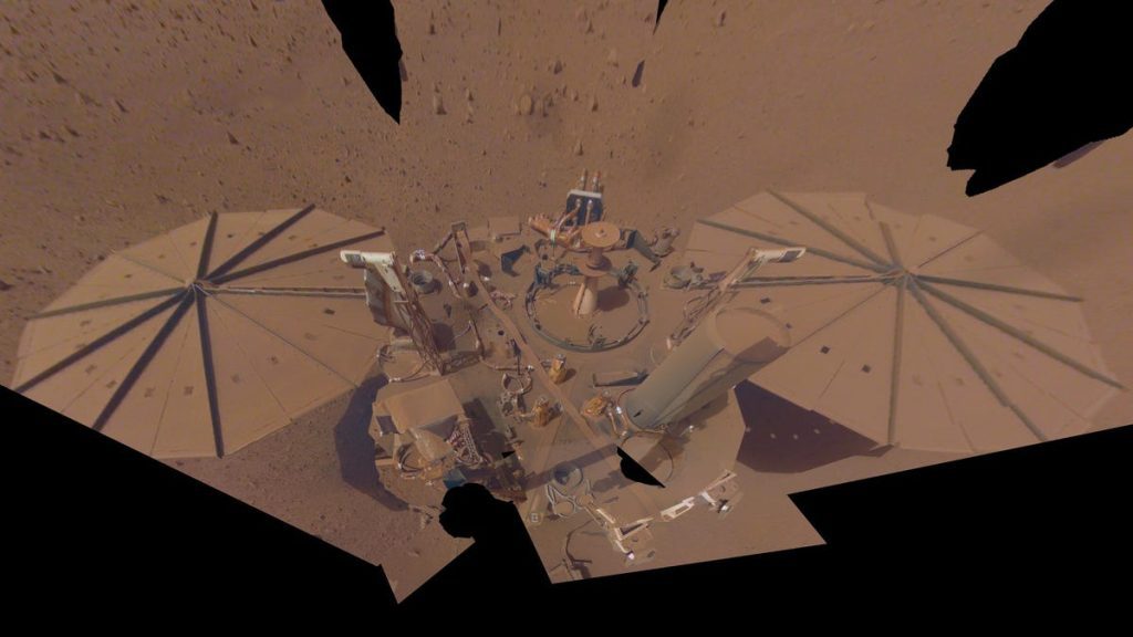 Íme az utolsó szelfi a kifakult Insight Mars leszállóról