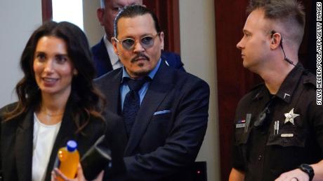 Johnny Depp pénteken a bíróságon.