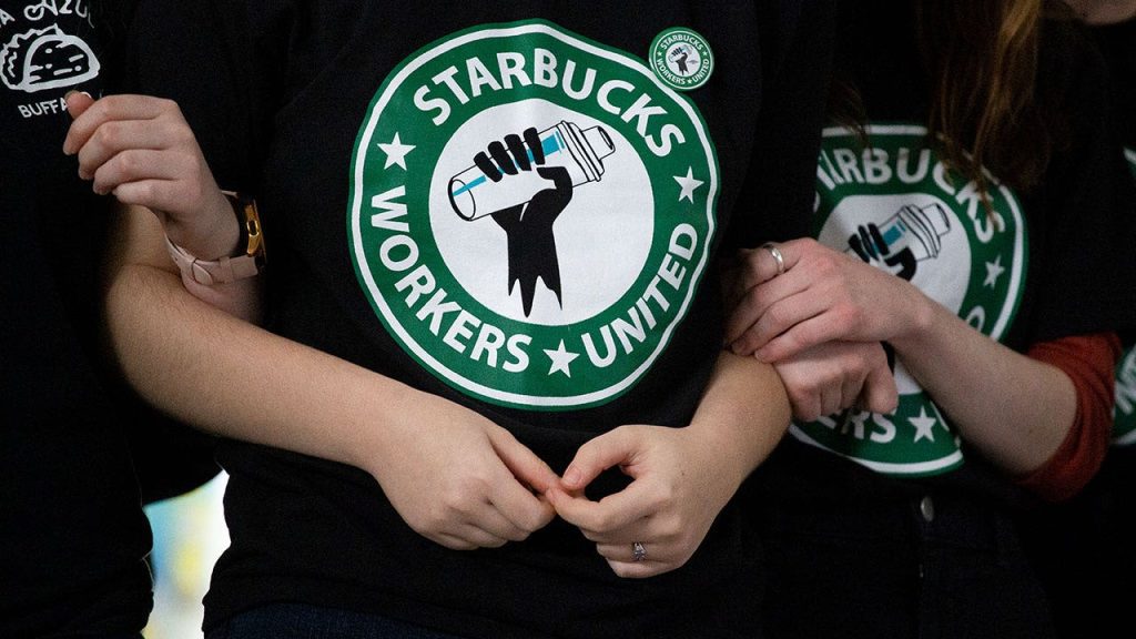A Starbucks bezárja a New York-i kávézót, amit a szakszervezet bosszúnak nevez: Jelentés