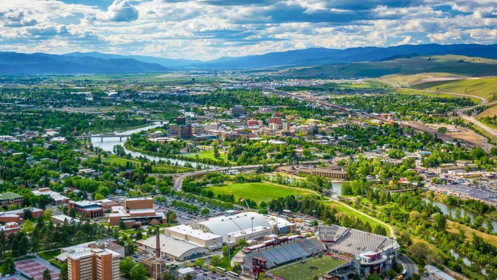 Az üzleti és kormányzati vezetők rávilágítanak arra, hogy az emberek miért költöznek olyan növekedéspárti államokba, mint Montana
