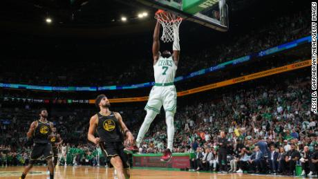 Brown 27 pontot szerzett a Celtics színeiben.