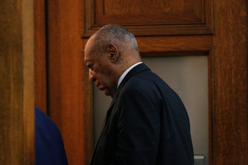 Bill Cosby polgári esküdtszékének folytatnia kell a tanácskozást, miután majdnem ítéletet hozott