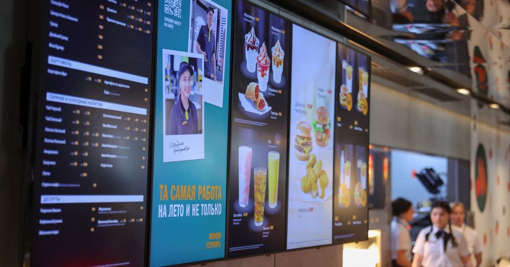 Ízletes név, de nincs Big Mac: Oroszország megnyitja az átnevezett McDonald's éttermeket