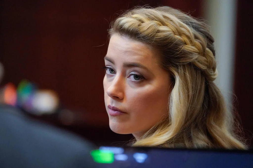 A bíró elutasítja Amber Heard kérését, hogy érvénytelenítsék a tárgyalást Johnny Depp ügyében