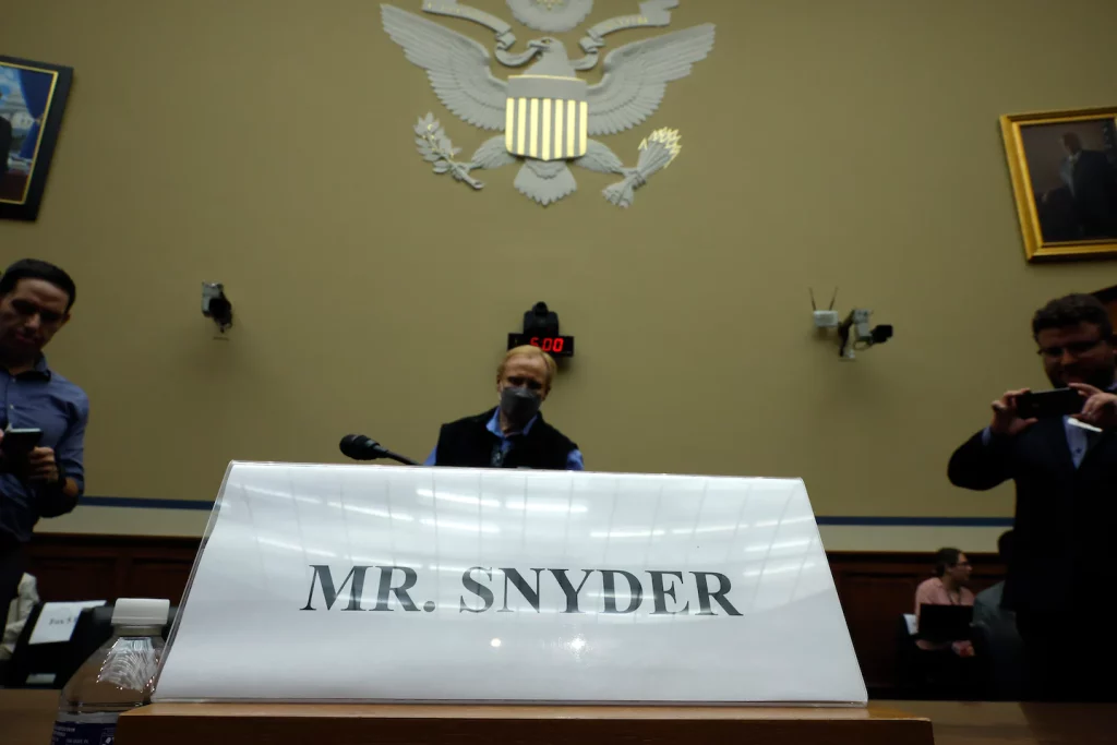 Daniel Snyder csütörtökön eskü alatt néz szembe a képviselőházi bizottság kérdéseivel