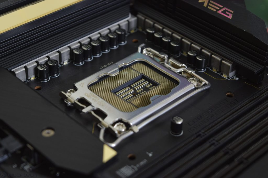Intel Z790 alaplapok DDR5-6800 és DDR4-5333 memóriatámogató monitorral
