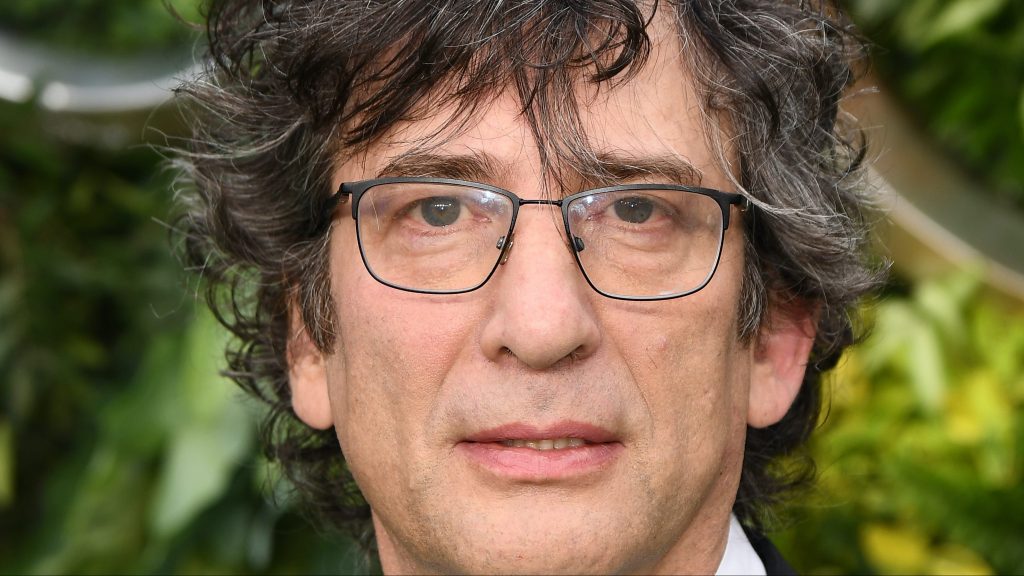 A Homokembert Neil Gaiman író szabotálta, és elismeri – Határidő