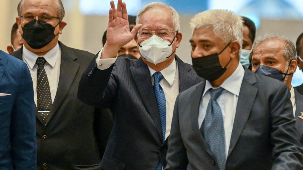 A börtön kemény lenne Najib Razak volt malajziai miniszterelnöknek: Anwar Ibrahim