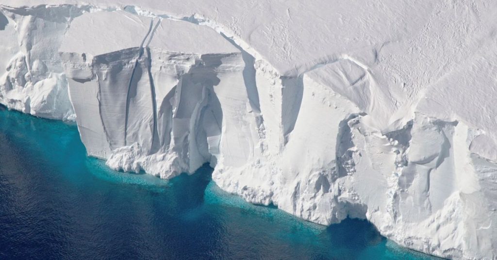 A műholdfelvételek azt mutatják, hogy az antarktiszi jégtakaró gyorsabban omlik össze, mint azt korábban gondolták