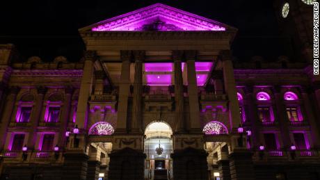 A melbourne-i városháza augusztus 9-én rózsaszínűvé válik.