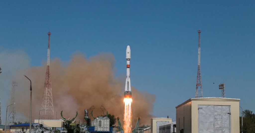Oroszország pályára állítja Irán műholdját
