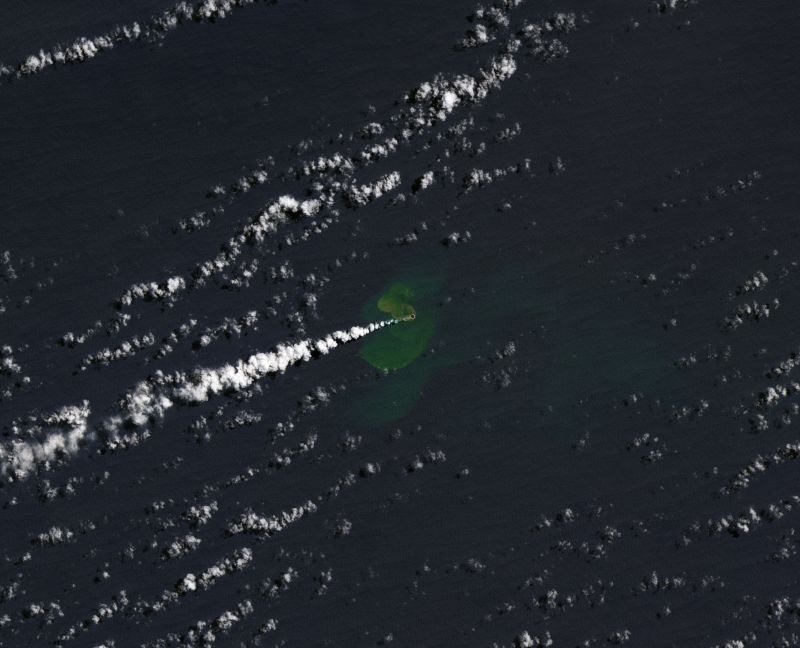 A Baby Island egy víz alatti vulkán kitörése után jelenik meg a Csendes-óceánban