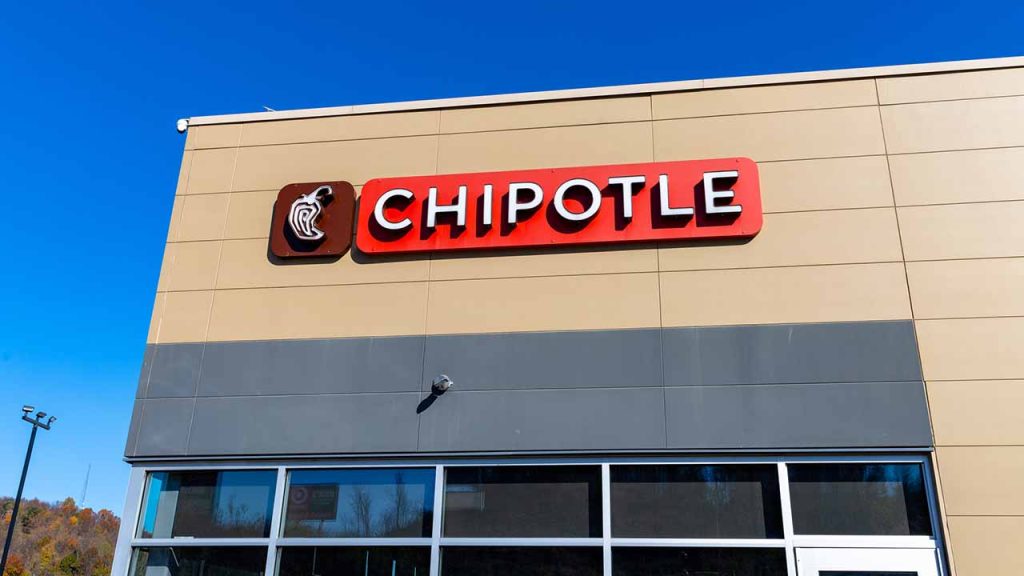 A Chipotle véget vet a „hackelésnek”, amely lehetővé tette az ügyfelek számára, hogy 3 dollár értékű burritót rendeljenek