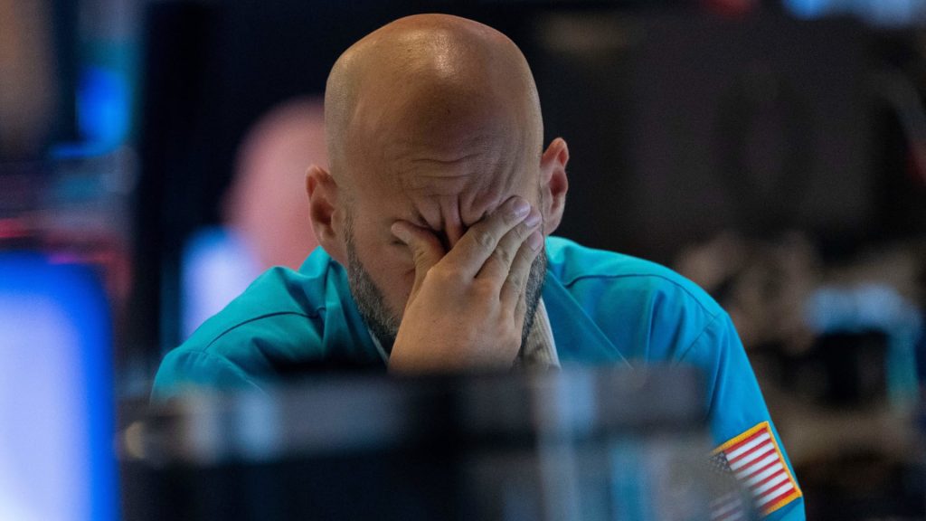 Az S&P 500 csökken, ahogy a piacok egy nyomorúságos hét, hónap és negyedév lezárására készülnek