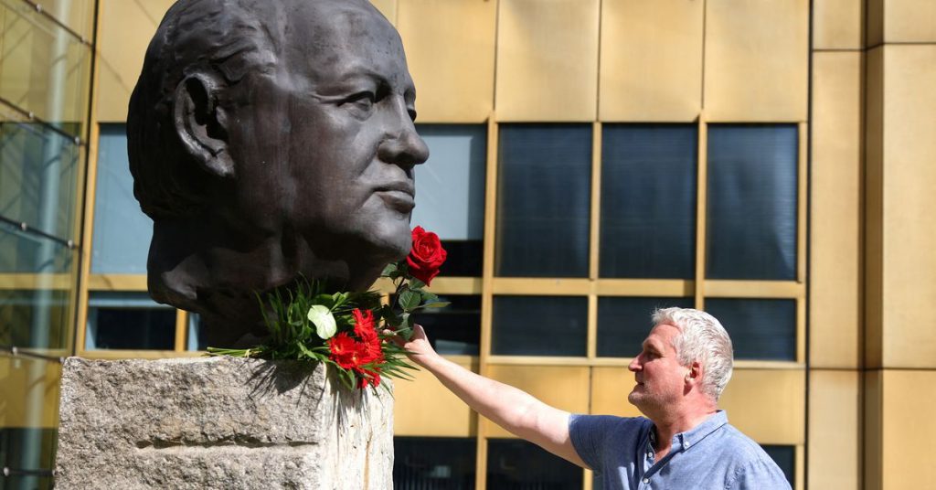 Putyin Gorbacsov tagadja, hogy állami temetést tartana, és távol marad