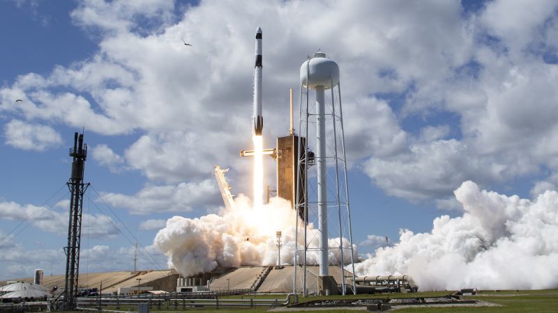 SpaceX kapszula, amely a nemzetközi űrhajósokat szállító Nemzetközi Űrállomáshoz csatlakoztatható