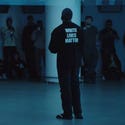 Kanye West White Lives Matter inget visel a Yeezy Fashion Show-n
