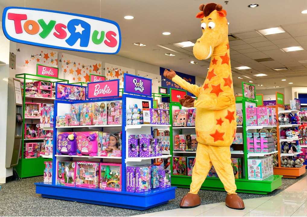 A Toys R Us elindítja a Macy's helyszíneinek 451 újjáélesztését az ünnepi szezon előtt