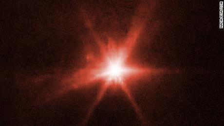A Webb és a Hubble űrteleszkópok megosztják a DART egy kisbolygóba ütköző képeit