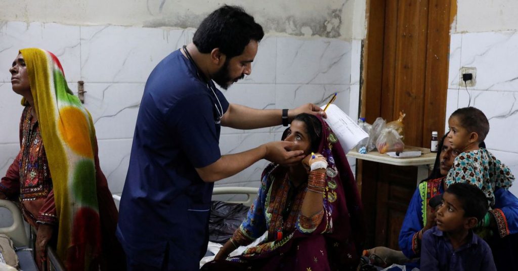 A pakisztáni kórház elsüllyed, ahogy a víz által terjedő betegségek terjednek