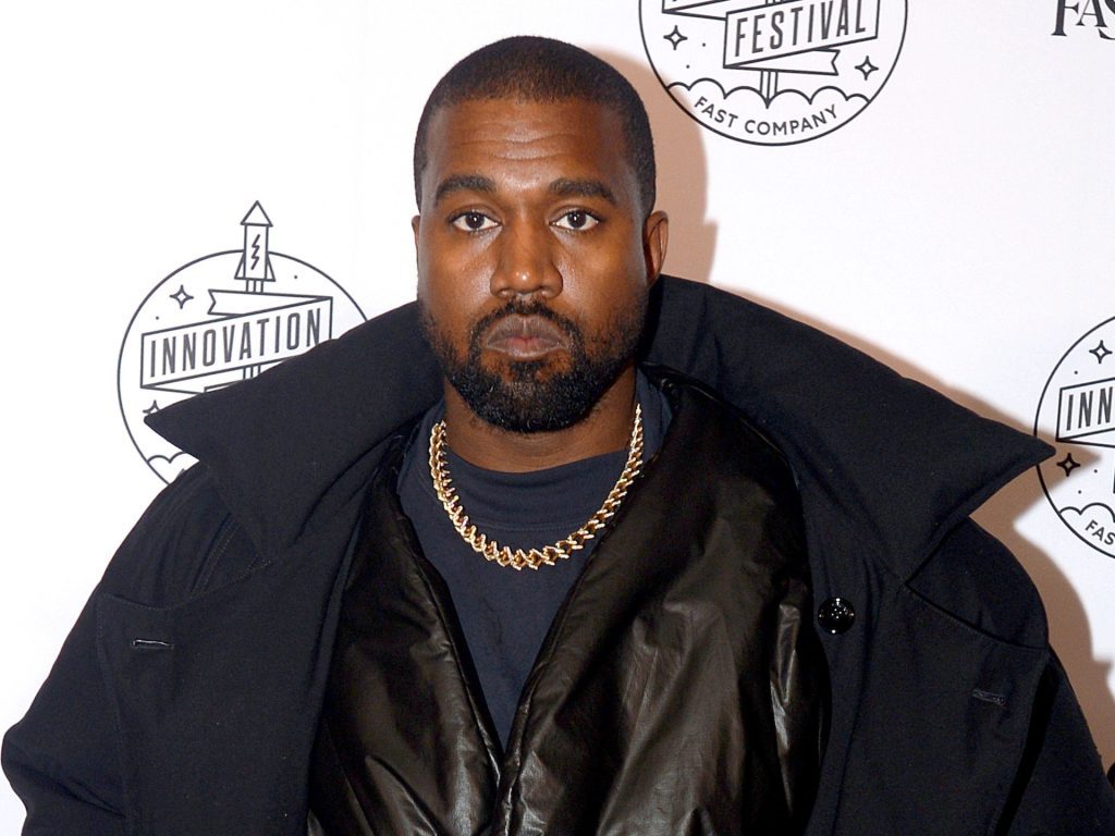 Kanye West elkíséri őt a Skechers irodájából, mondja a | cipőmárka  rasszizmus hírek