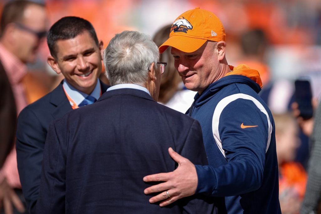 Pletyka: A Denver Broncos „szégyenlős” tulajdonosai kirúghatják Nathaniel Hackettet