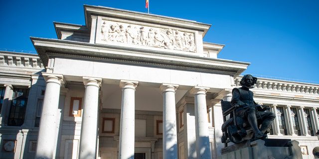 A Prado Múzeum homlokzata 2022. november 5-én Madridban, Spanyolországban. 