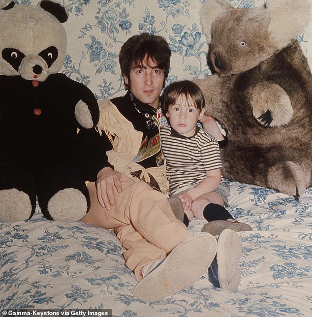 Foltos apa: Johnt és Juliant 1968-ban fotózták együtt Liverpoolban