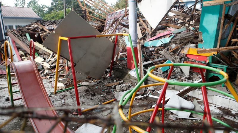 Földrengés Indonéziában: a keresés folyamatban van, mivel az 5,6-os rengés több tucat halálos áldozatot követelt Nyugat-Jáván