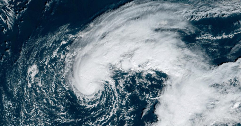 A Martin trópusi vihar szerdán hurrikánná változik