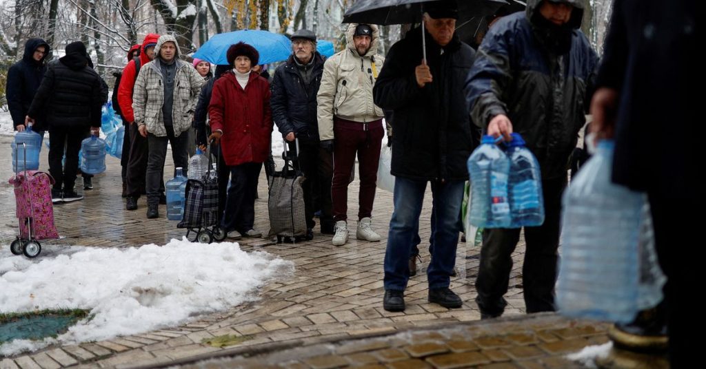 A havas Kijev áramkimaradásokkal küszködött az újabb támadásoktól való félelem közepette