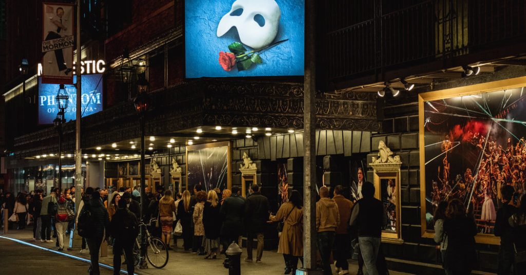 A „Phantom of the Opera” késlelteti a Broadway bezárását az eladások megugrása után
