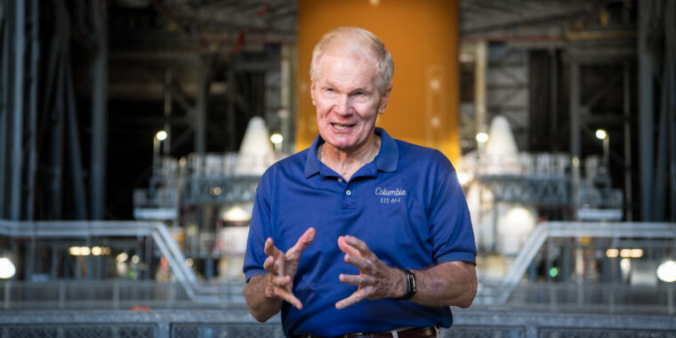 Bill Nelson azért jött a NASA-hoz, hogy két dolgot csináljon, és mind kifogyott a gumiból